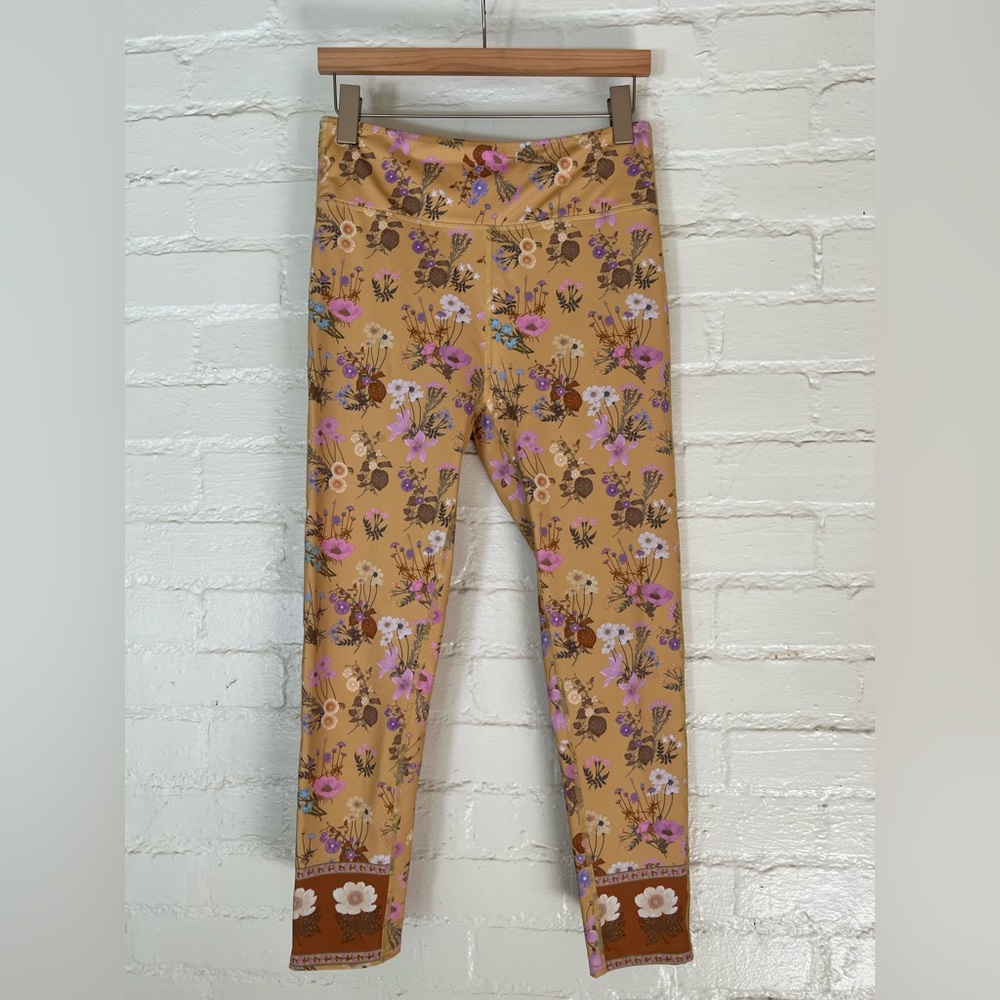 Spell & The Gypsy Collective Wild Bloom Yellow 3/4 Legginngs Size Large NWOT